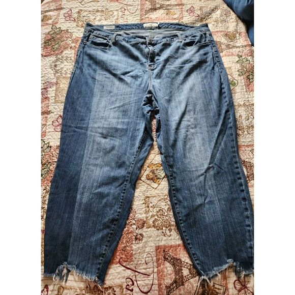 Torrid Girlfriend Jeans Womens Blue Denim Pants High Rise Pockets Size 28T - Picture 1 of 10